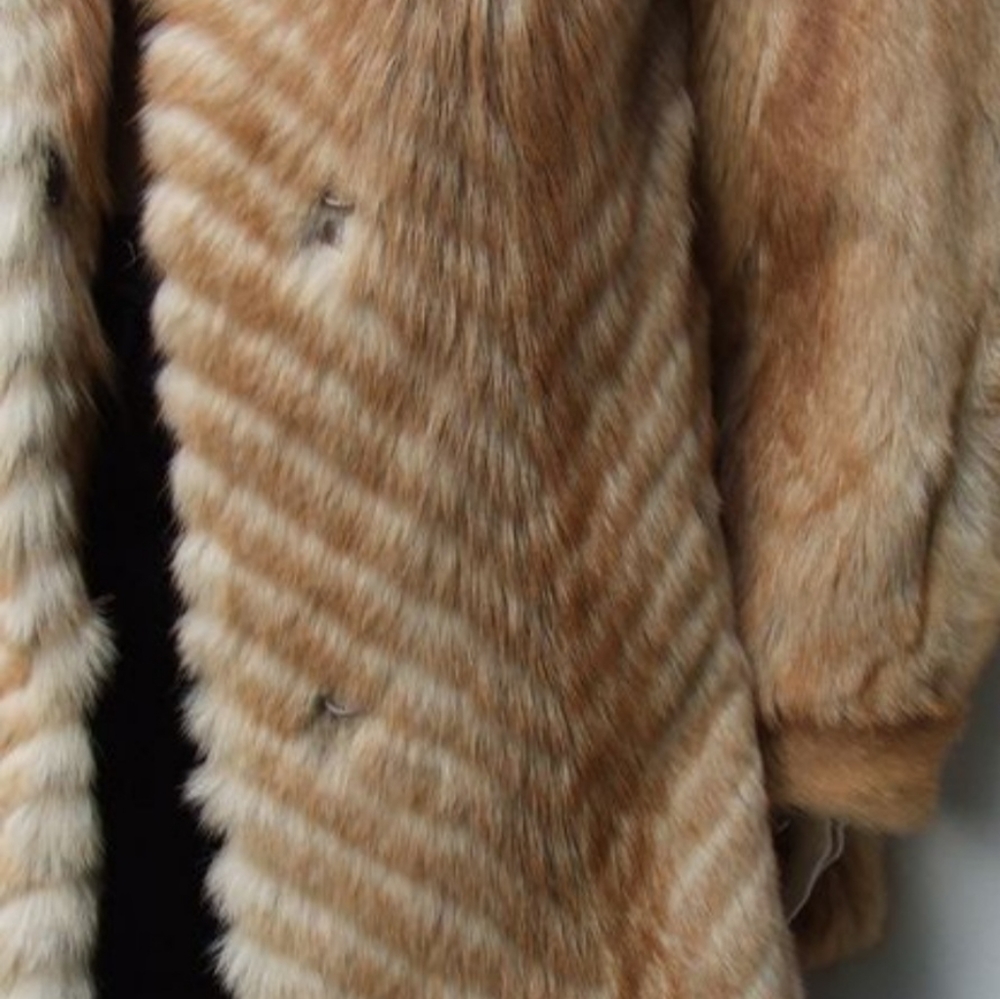 Vintage Mountain Flowers Brand Fox Fur Coat Sz 48 - Picture 7 of 14